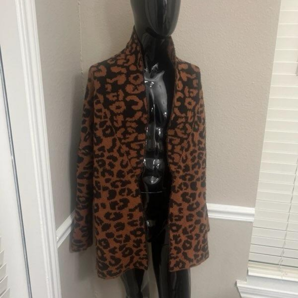 Brown and black sweater - Picture 2 of 3